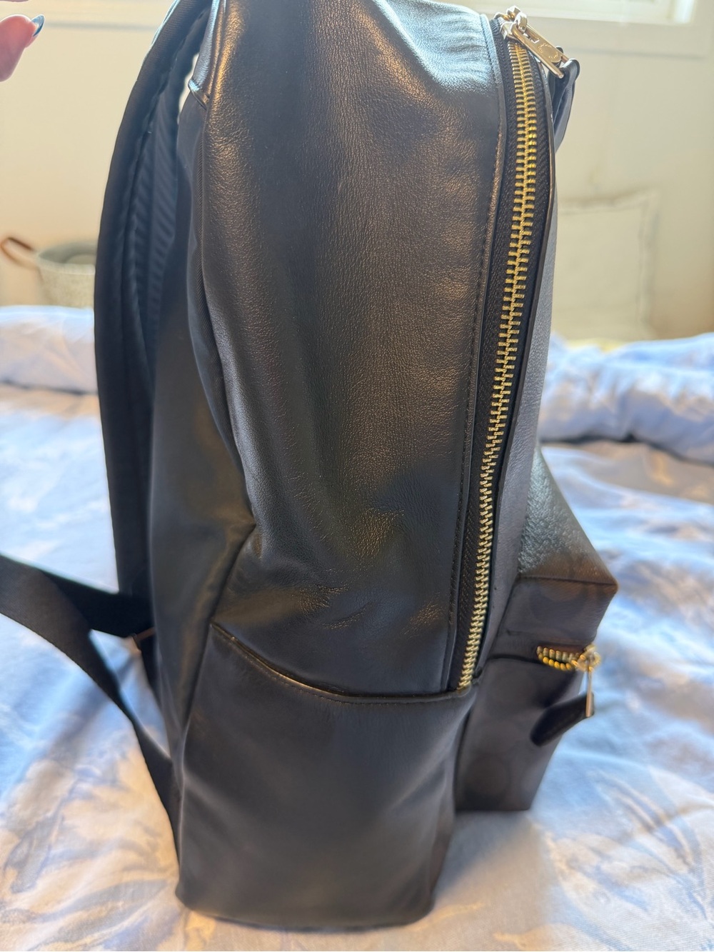 Coach wommen's Dark Brown Signature Logo Backpack with Gold Hardware - Picture 4 of 9